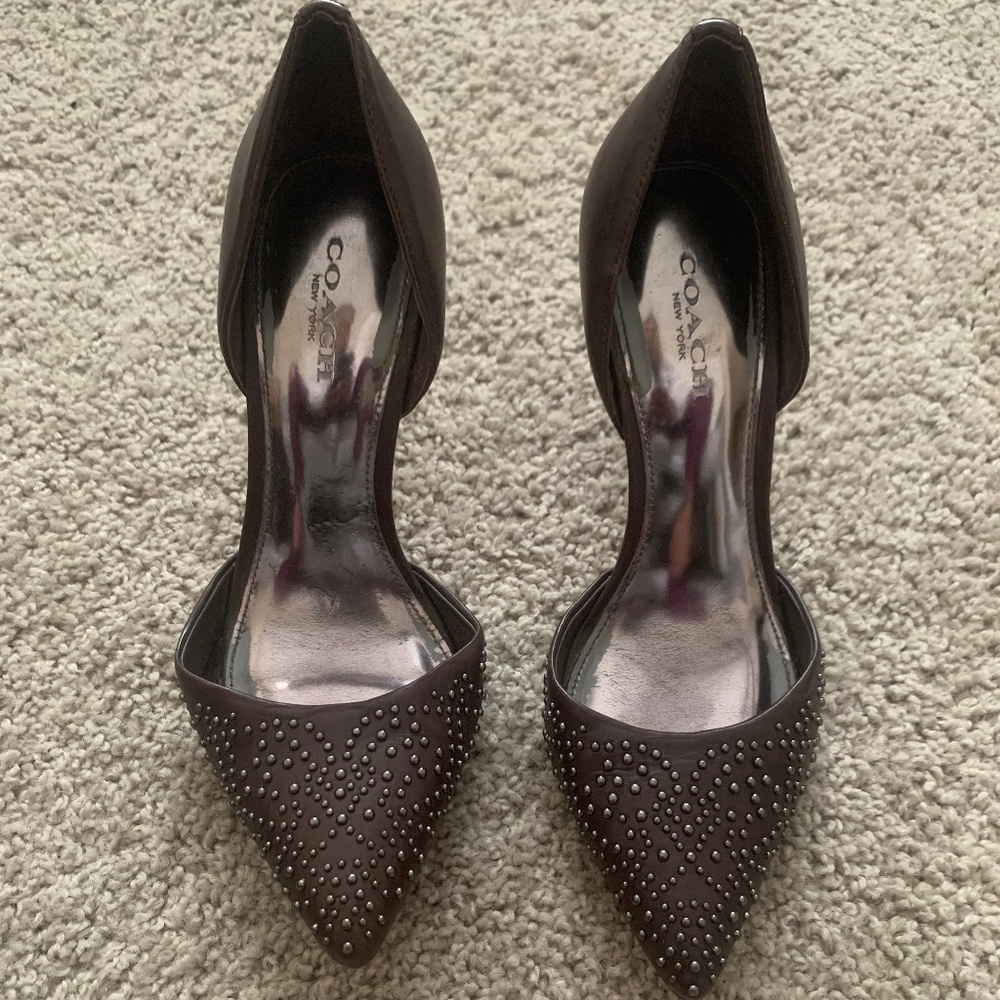Coach pumps